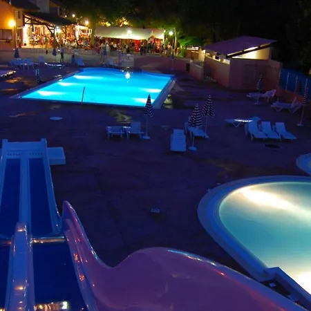 Campingplads Mobil Xxl 4 - Le Viaduc Millau